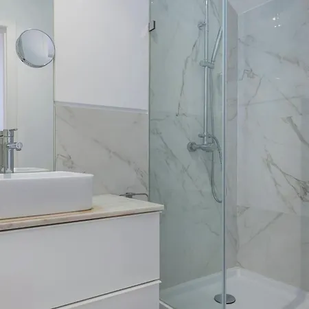 Apartment Beautiful River Views In Graca Lisbon