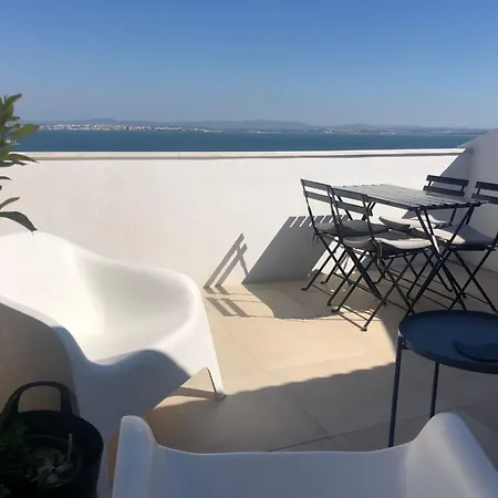 Beautiful River Views In Graca Apartment *