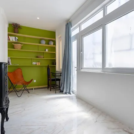 Beautiful River Views In Graca Apartment